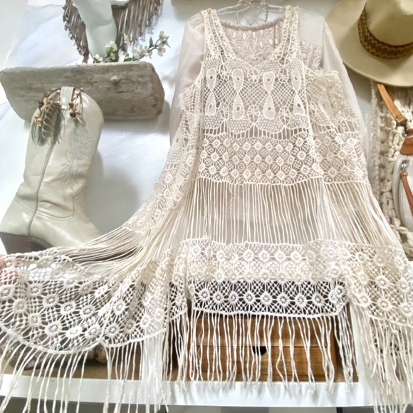 Sweet fringe for days prairie crochet vintage vest w western/Gypsy/hippy vibe - Picture 11 of 11